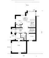 Будинок з мансардою з сучасними елементами на фасаді